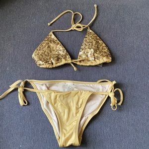 Victoria’s Secret XS bikini 👙 NWOT gold with sequins